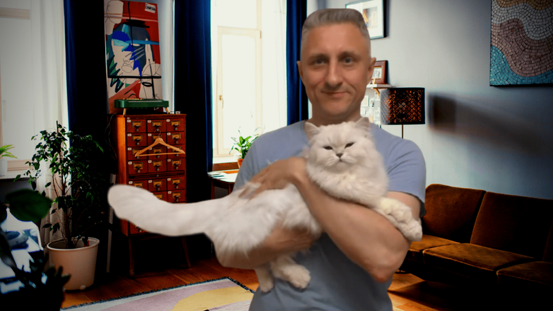 С любимым котиком Мишкой